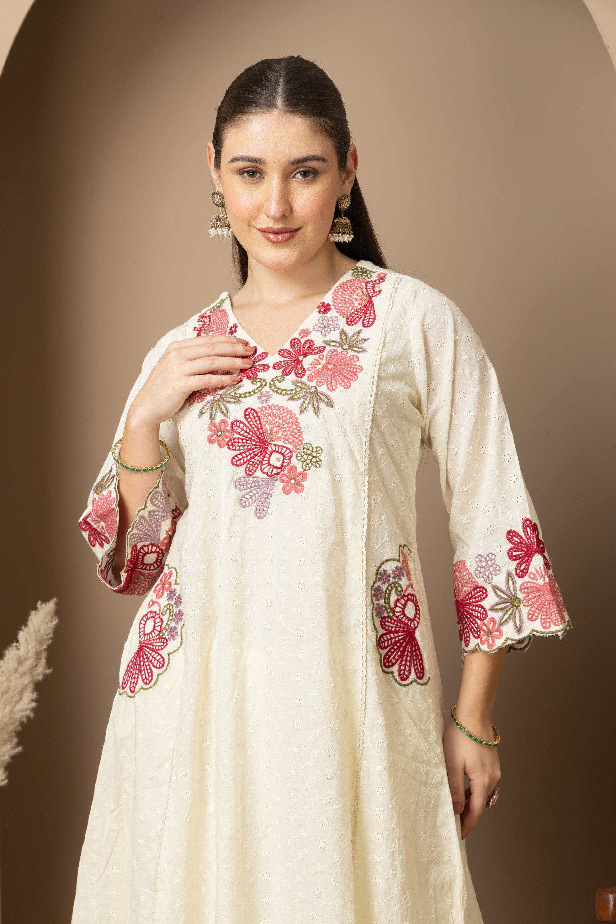 Ivory Floral Embroidered Kurta & Pant Set