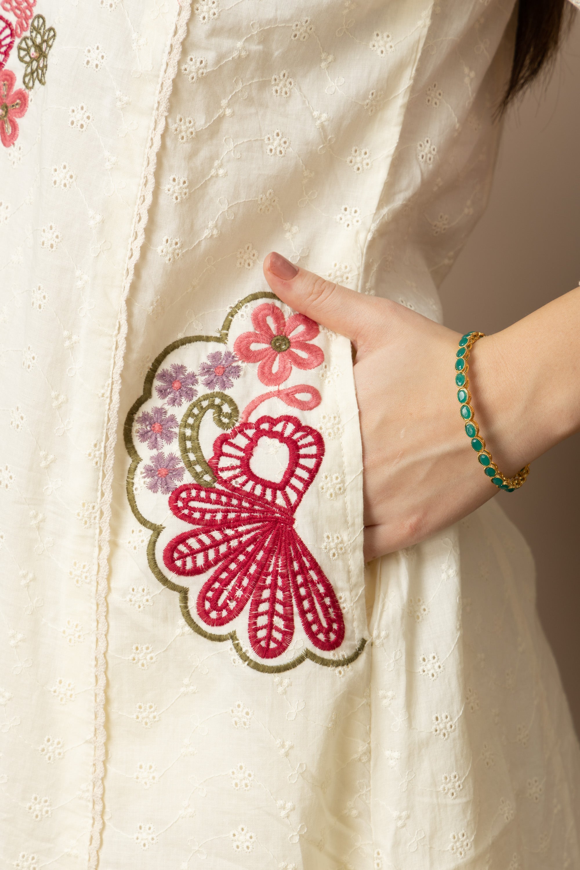 Ivory Floral Embroidered Kurta & Pant Set
