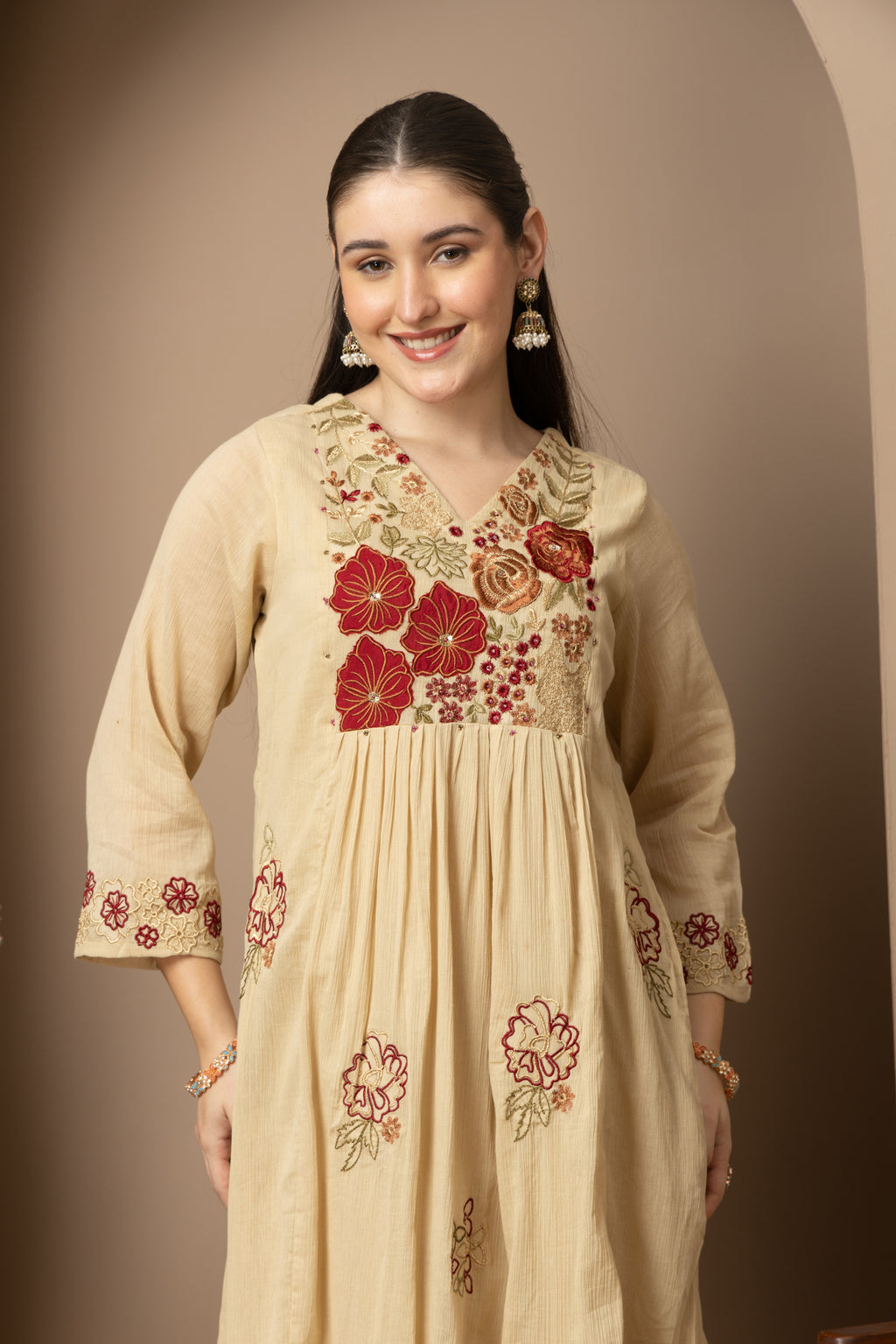 Women's Beige Floral Embroidered Kurta Pant Set with Organza Dupatta