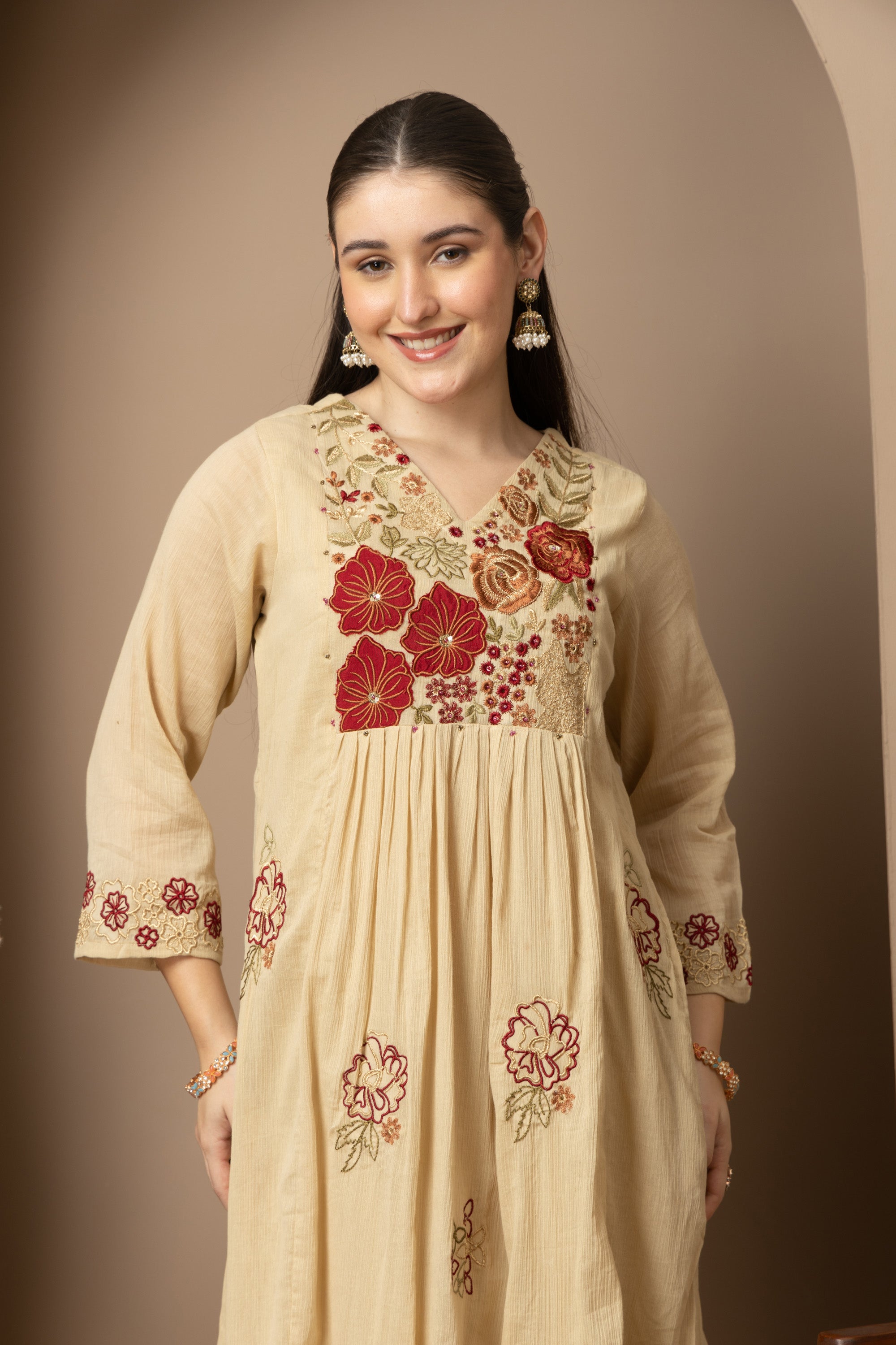 Women's Beige Floral Embroidered Kurta Pant Set with Organza Dupatta