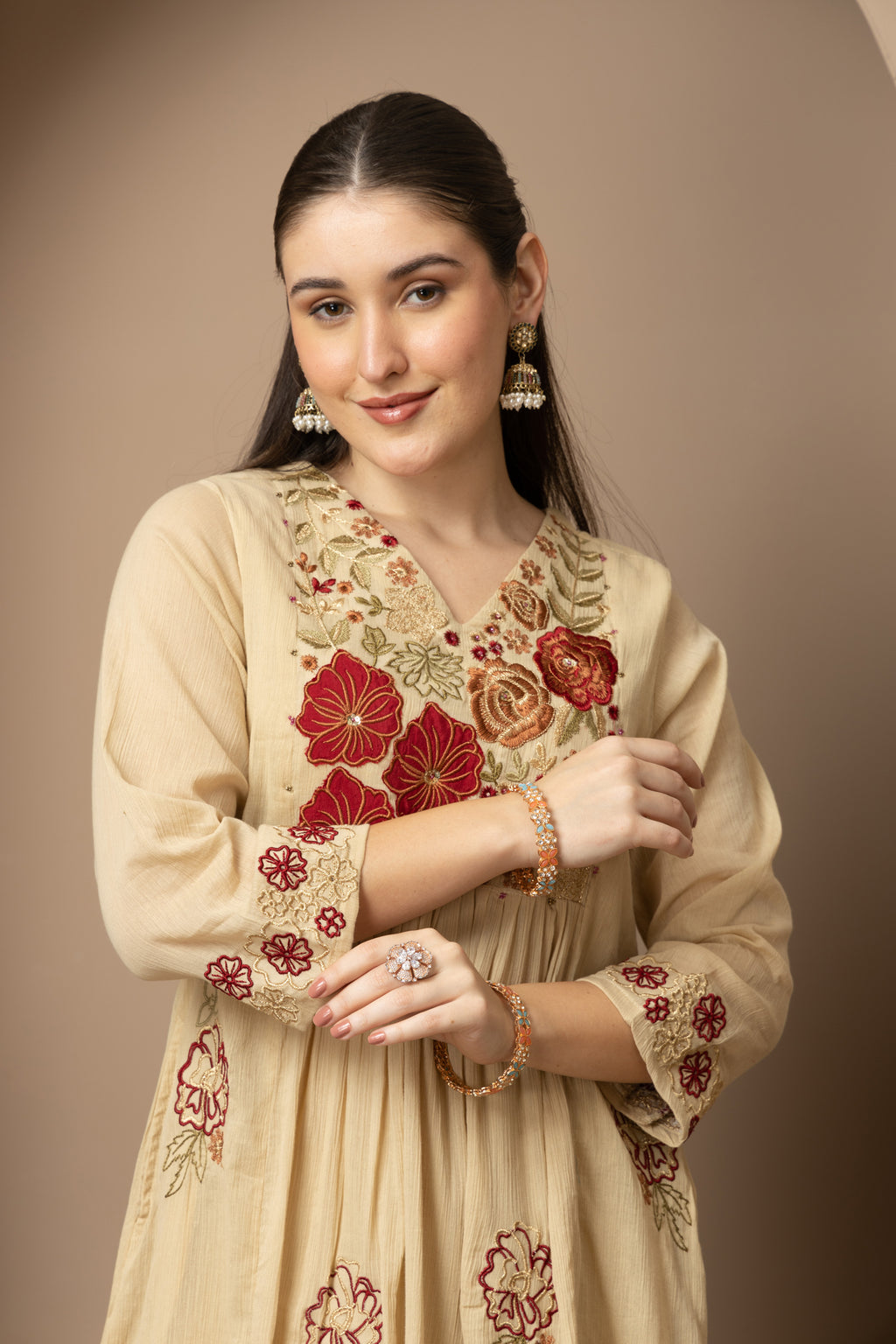 Women's Beige Floral Embroidered Kurta Pant Set with Organza Dupatta