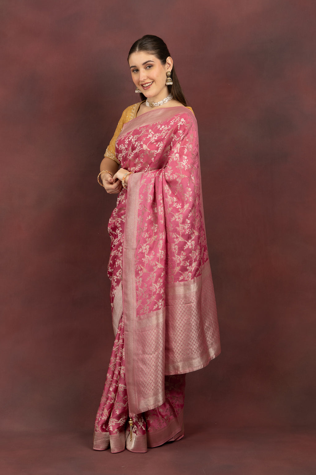 Women's Pink Floral Saree