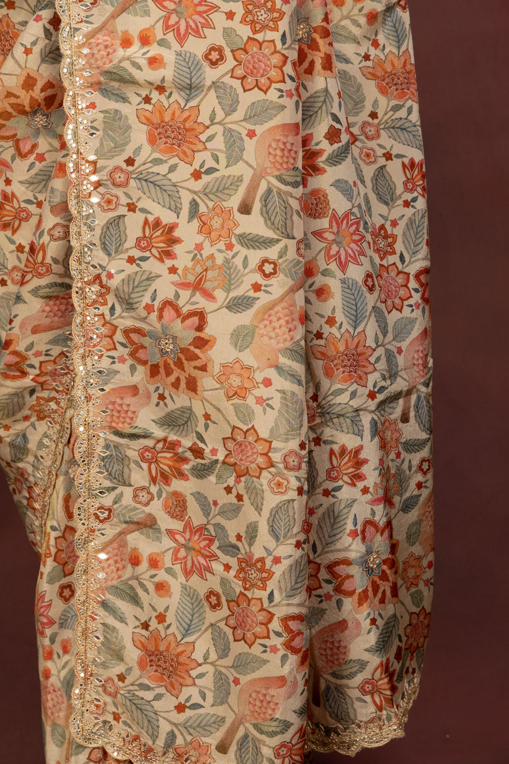 Women's Beige Floral Printed Saree
