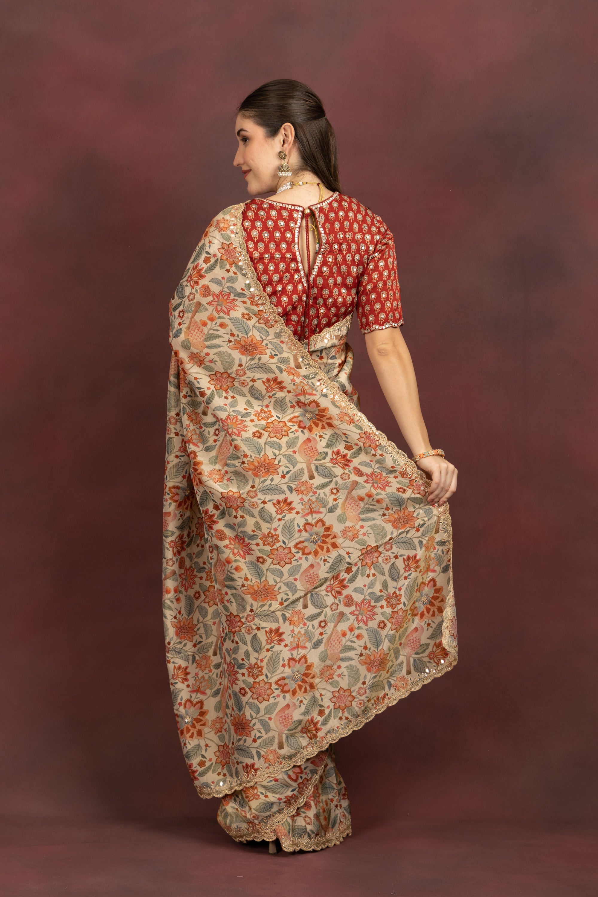 Women's Beige Floral Printed Saree